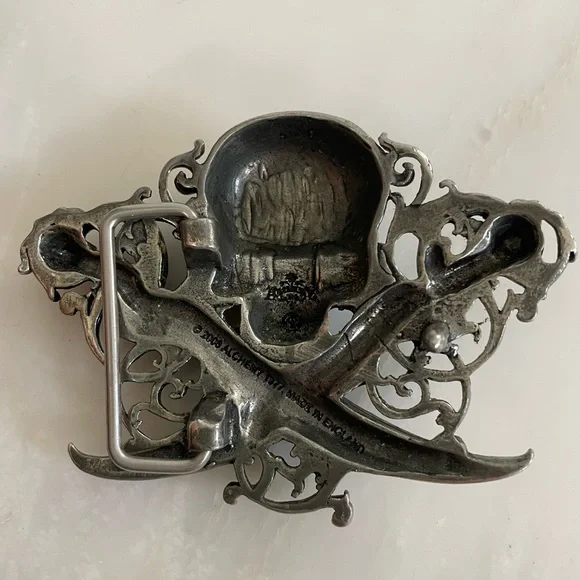 Alchemy Gothic 1977 metal pewter skull crossed sword belt buckle Made in England - Picture 3 of 5